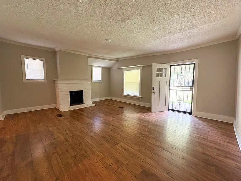 3488 Powell Ave — Photo 16