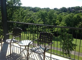 1053 Golf Dr, Branson West, MO 65737