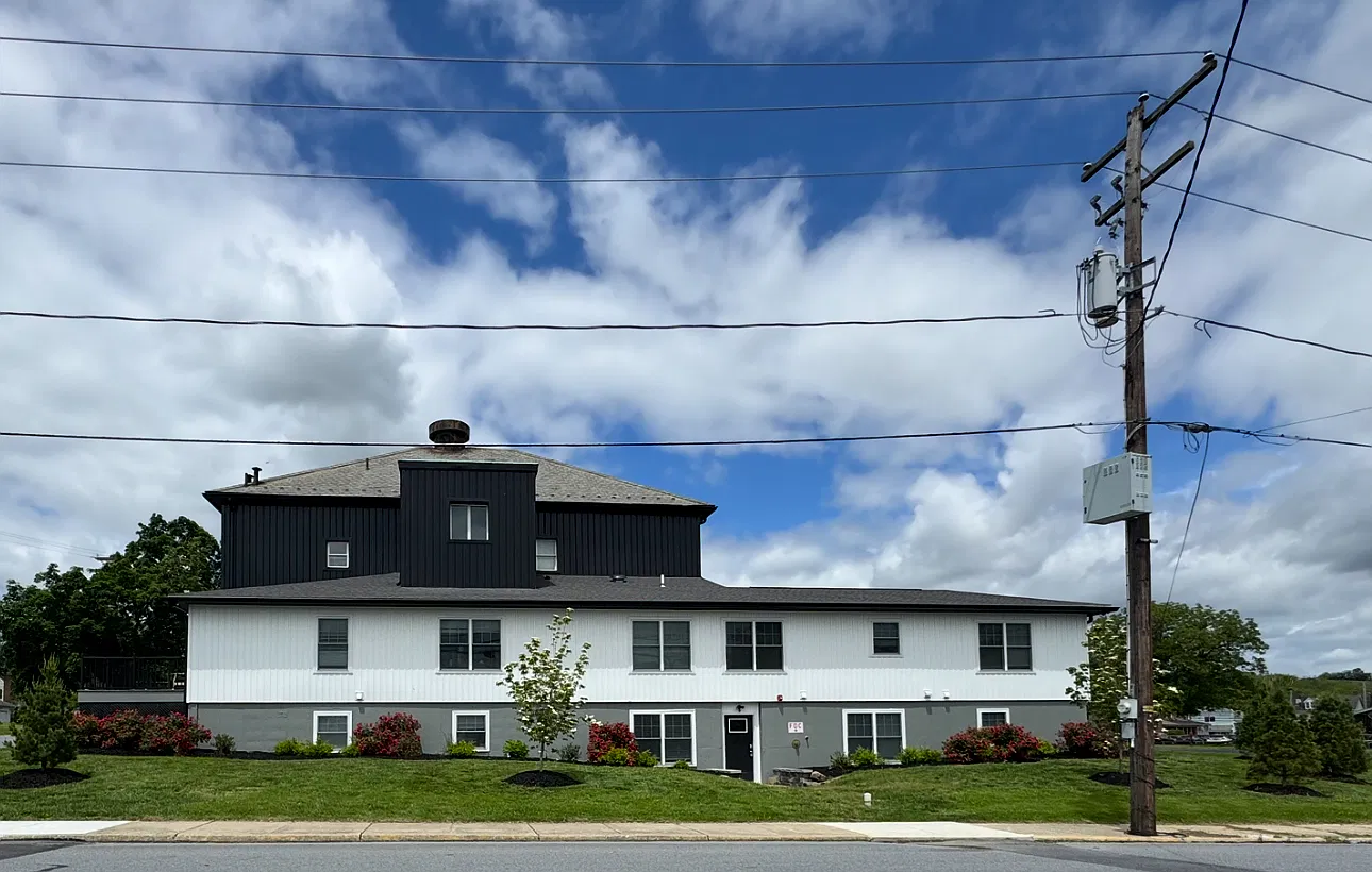 2 bed, 1300 sqft, $2,275 — Photo 1