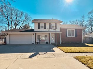 2611 Sangamon Dr, Champaign, IL