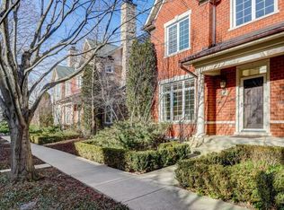 4290 Linden Tree Ln, Glenview, IL 60026