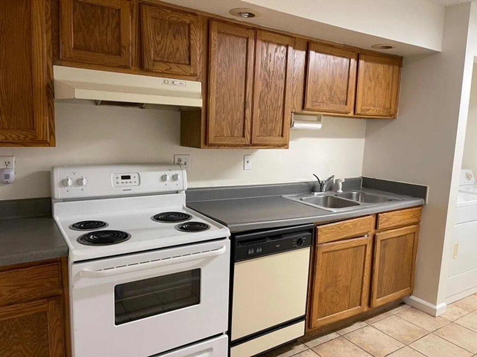 Lease Now, Live Easy — Photo 3
