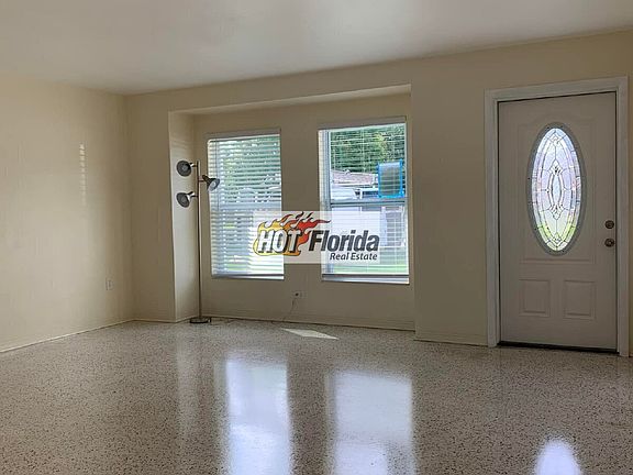 2nd image of 713 Killarney Dr