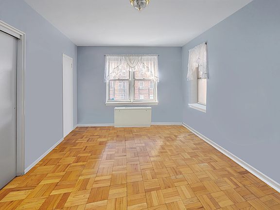 3rd image of 3850 Hudson Manor Ter APT 1DE