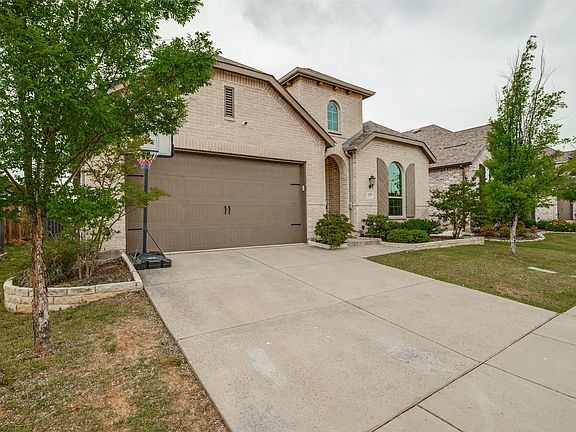 2nd image of 816 Bretallow Dr