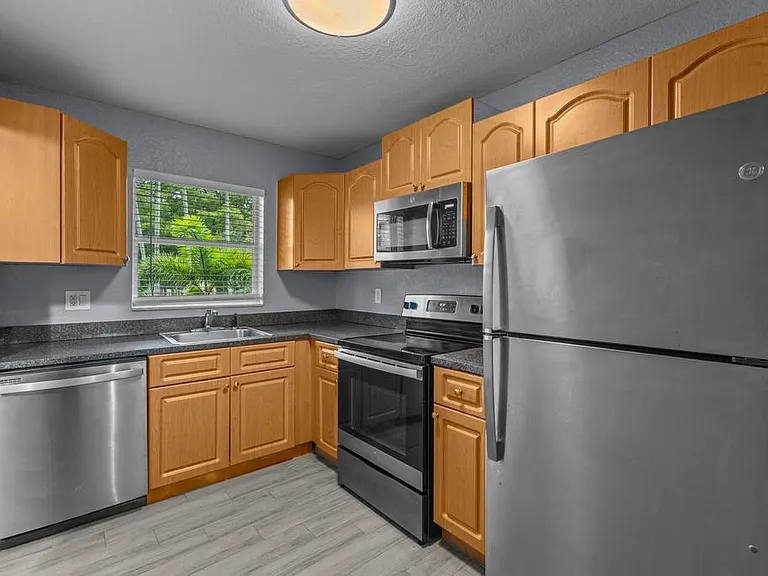 120 Sparrow Dr #205 — Photo 4