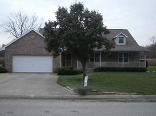 1737 Spruce Dr, Linton, IN 47441