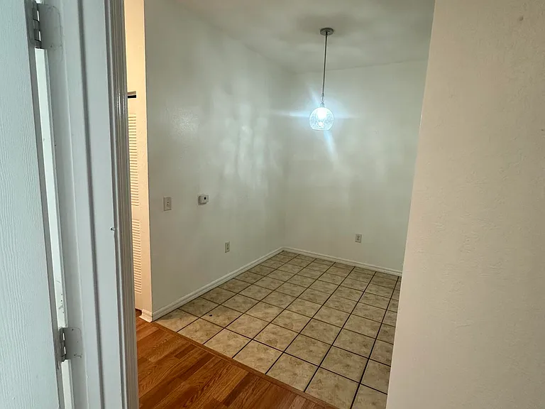 220 Crestwood Cir #106 — Photo 20