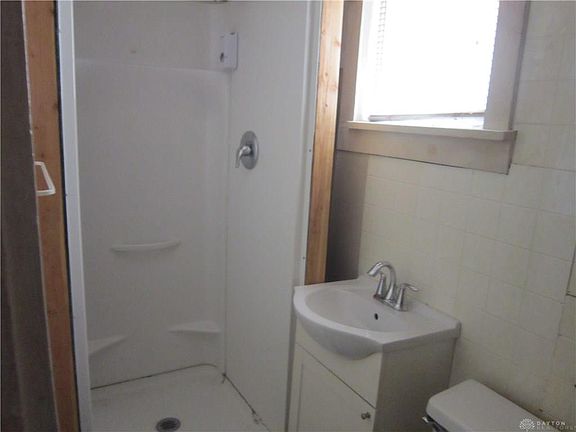 5th image of 275 Center St