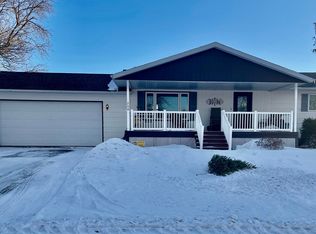 208 W 5th St, Argyle, MN 56713
