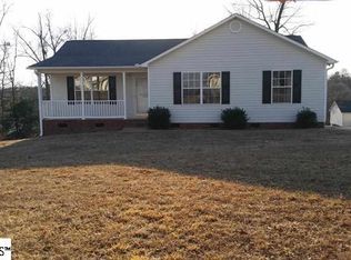136 Beaver Creek Dr, Chesnee, SC 29323