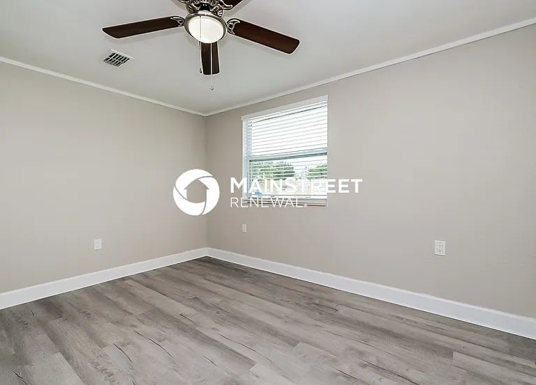 12906 Kings Manor Ave — Photo 10