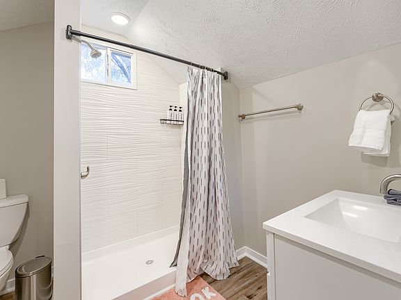 5th image of 614 S 50th St