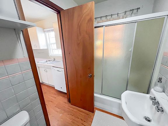 5th image of 514-520 Carroll Ave #69