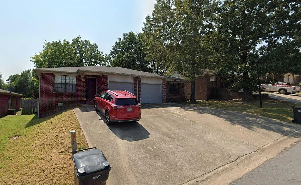 Photo 2 of 12 - 305 W 16th Ct #A - Russellville, AR Building Photo - 305 W 16th Ct #A