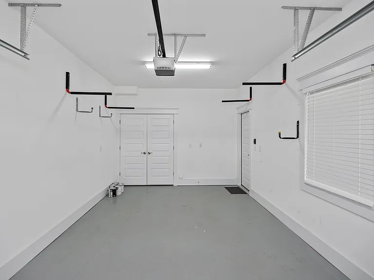 1710 Tearthumb Ct — Photo 32