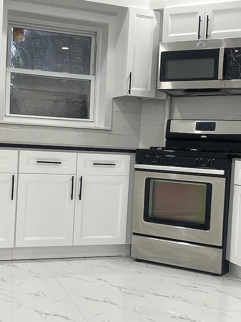 382 Baldwin Ave — Photo 3