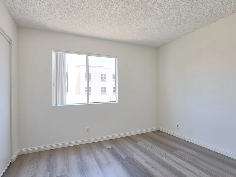 2796 Francis Ave — Photo 9
