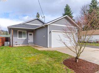 355 SE Juniper St, Mill City, OR