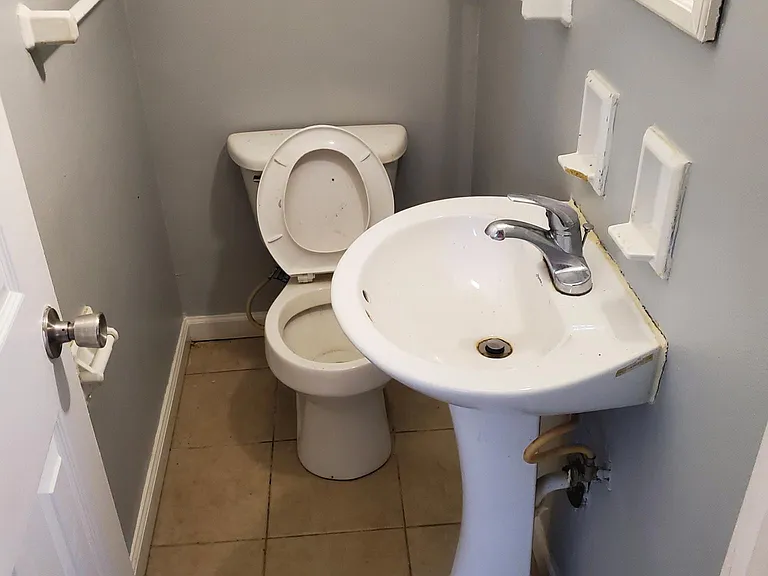 398 S Napoleon Ave — Photo 16