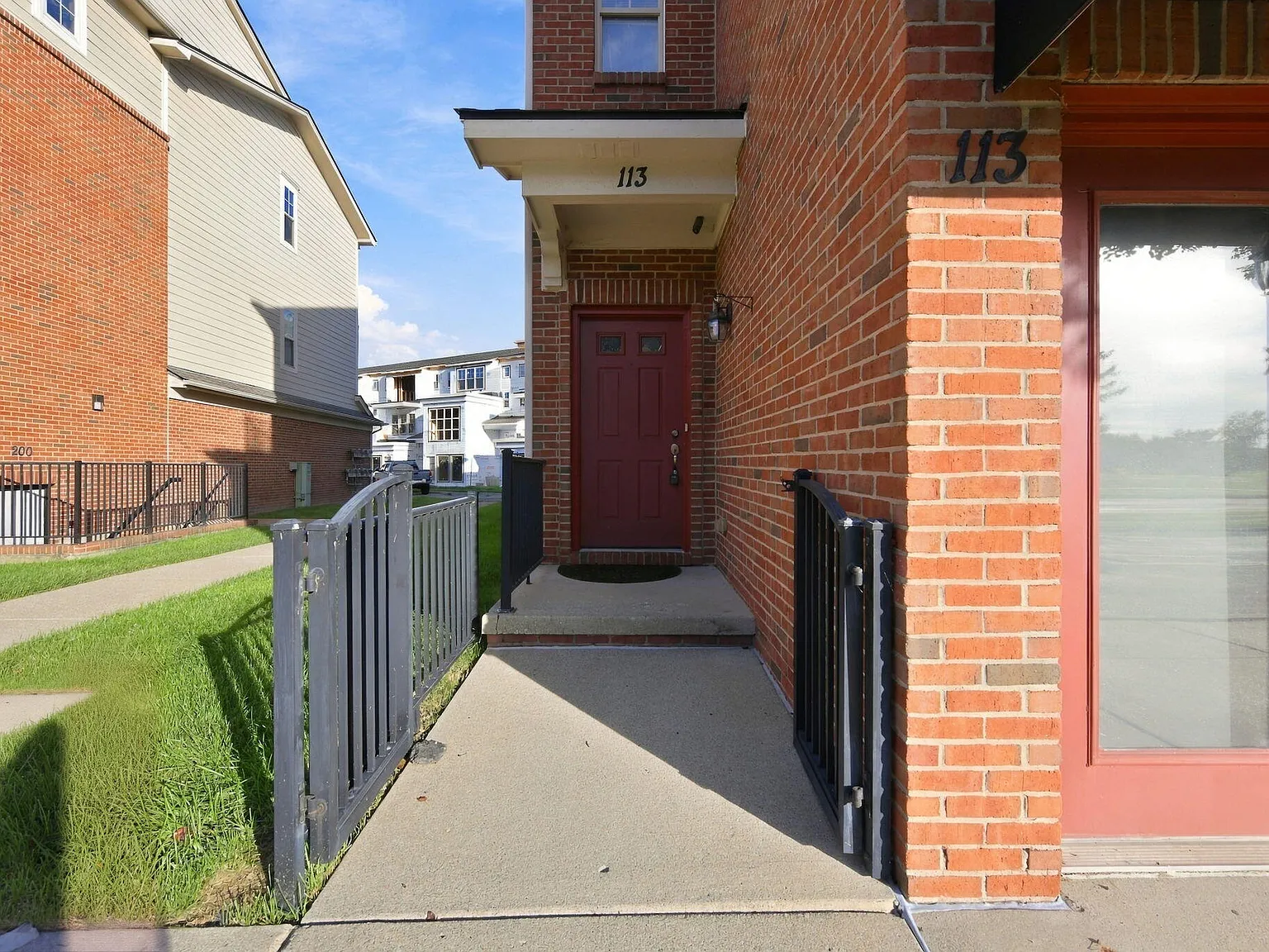 2 bed, 2.0 bath, 1570 sqft, $1,750 — Photo 3