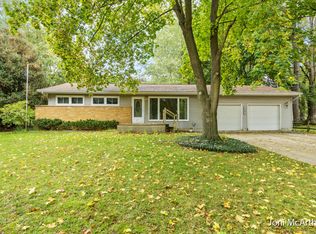 415 Floral Dr, Belding, MI 48809
