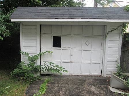 4th image of 2650 E 124th St