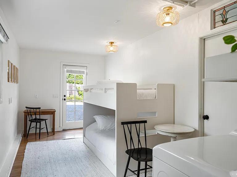 3175 Serena Ave #B — Photo 20