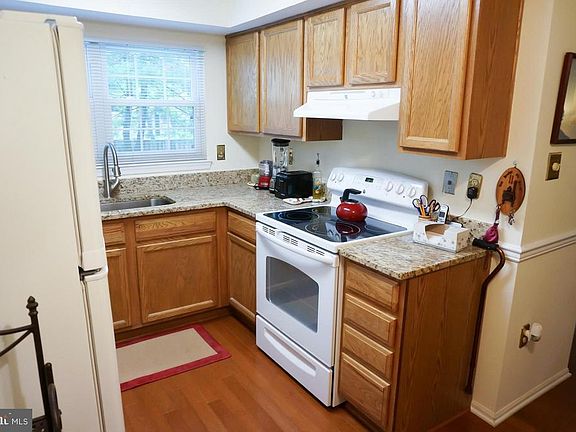 3rd image of 7752 New Providence Dr APT 27