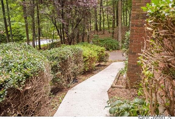2nd image of 178 Surry Ln