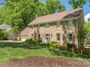 1022 Winterfield Dr, Mooresville, NC 28115