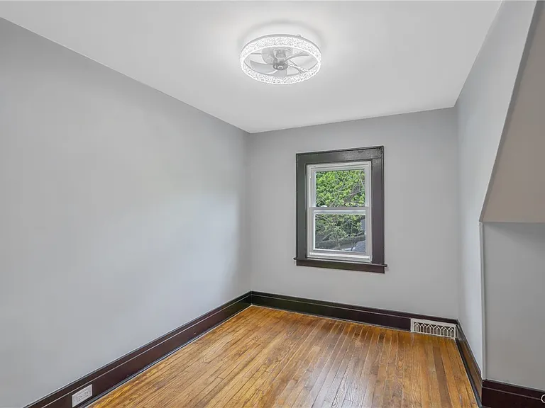 944 Bellevue Ave — Photo 12