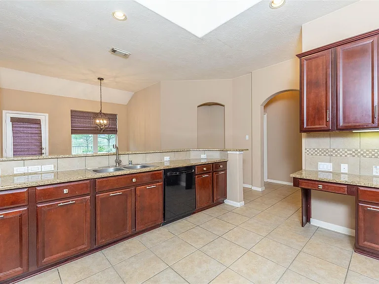 2201 Signal Hill Dr — Photo 26