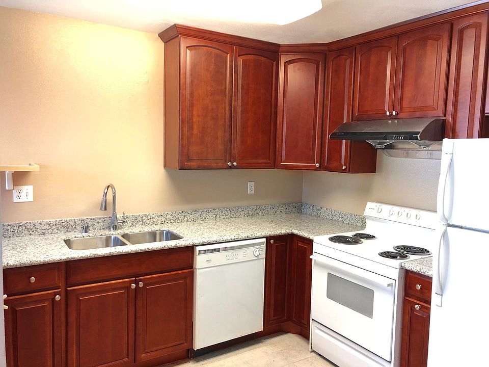 1st image of 1055 N Capitol Ave APT 40