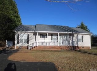 1009 33rd St SW, Hickory, NC 28602