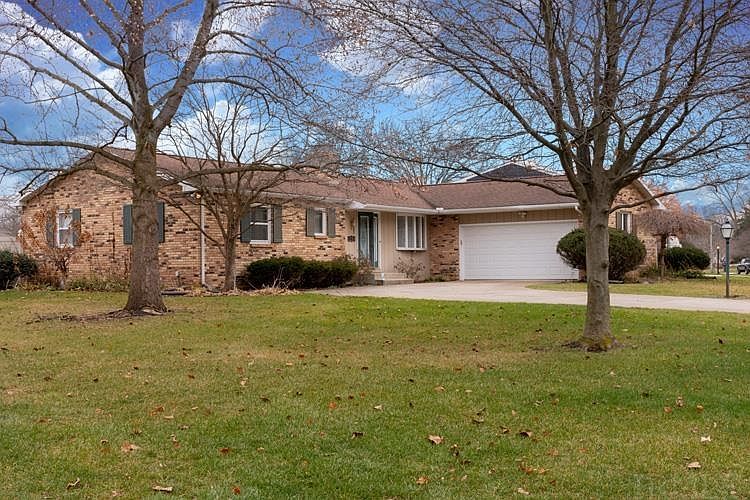 1st image of 1204 Briarwood Dr