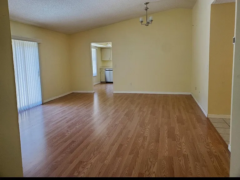 2808 Tamarack Trl — Photo 2