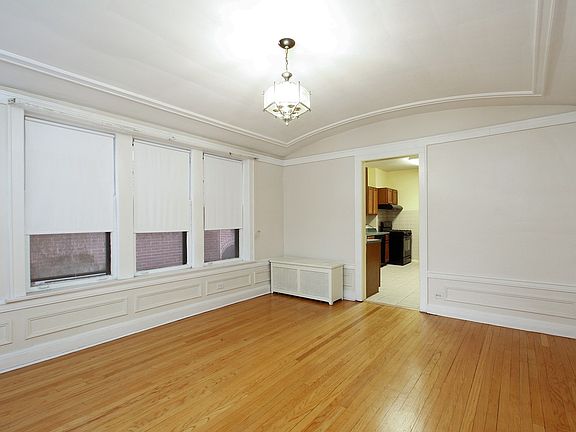 4th image of 6815 S Crandon Ave #1