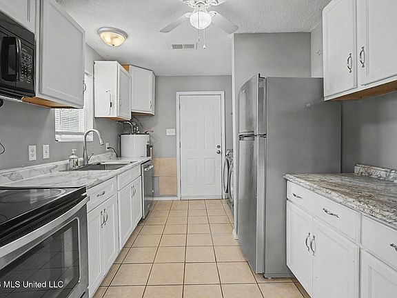 5th image of 198 Keller Ave
