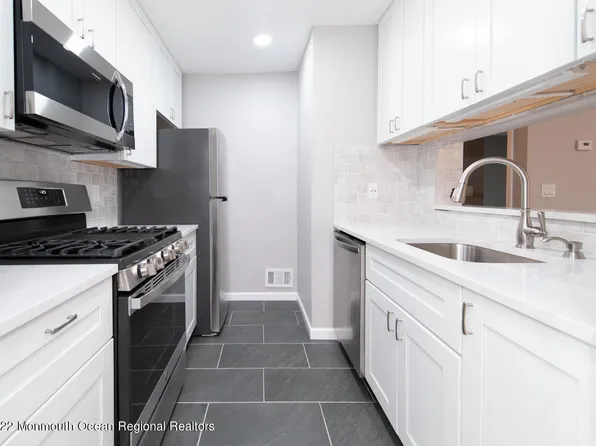 506 Daffodil Dr, Jackson, NJ 08527