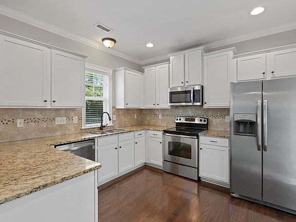 2nd image of 322 W Goldeneye Ln
