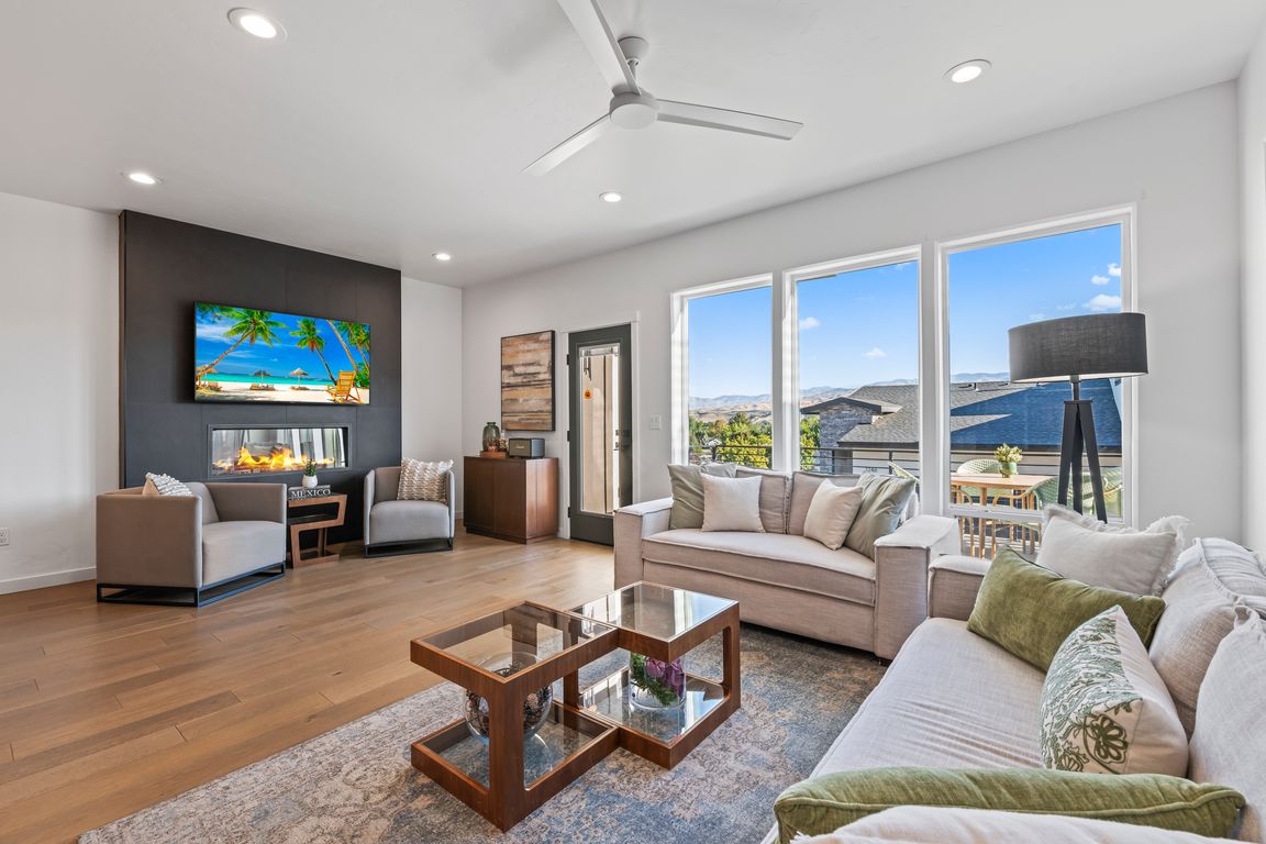 next background image