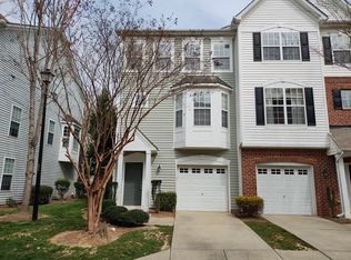 126 Madison Square Ln, Cary, NC 27513
