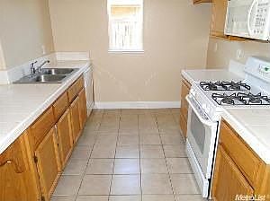 5th image of 4070 Astoria St