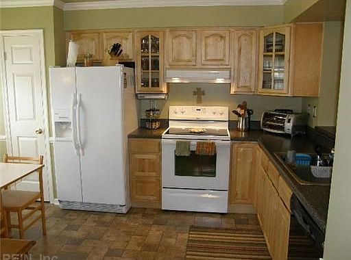 1st image of 303 Sussex Ct