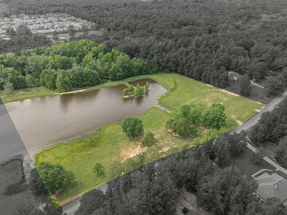 5th image of 147 Silver Leaf Dr