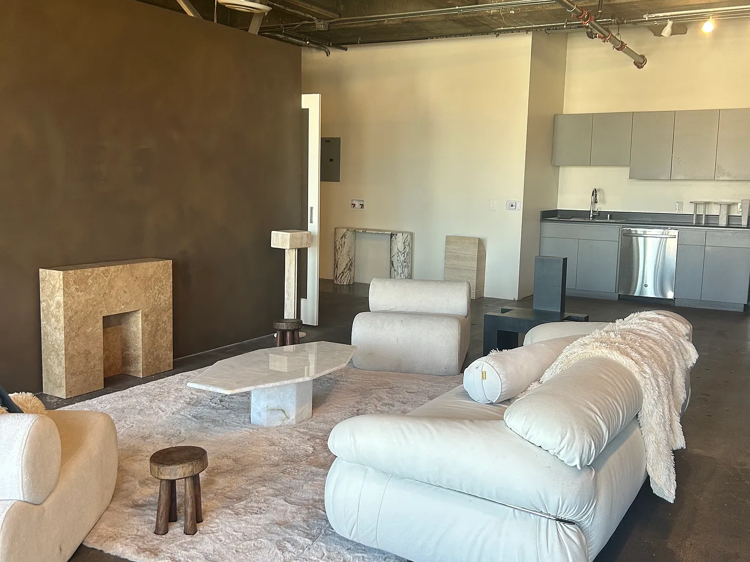 2404 Wilshire Blvd — Photo 2
