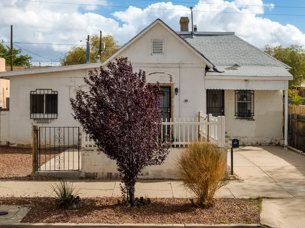 806 Arno St SE, Albuquerque, NM 87102