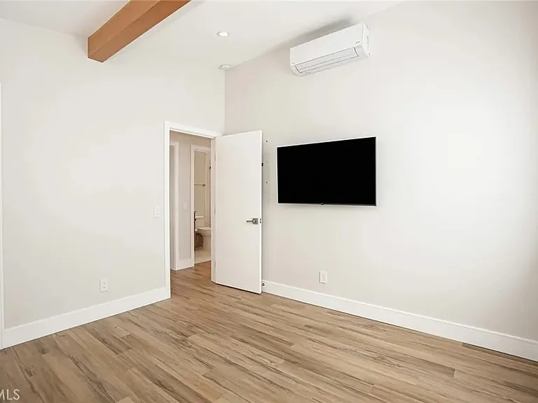 264 Barbara Ave — Photo 11