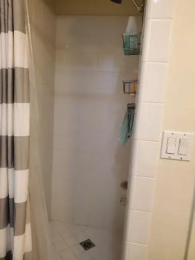 Shower, no tub